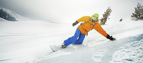 go-snowboarding-in-the-pyrenees