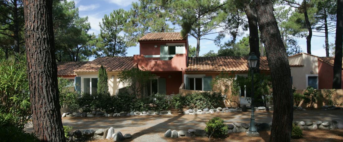 Location Résidence à Borgo Plage En été Cala Bianca Nemea